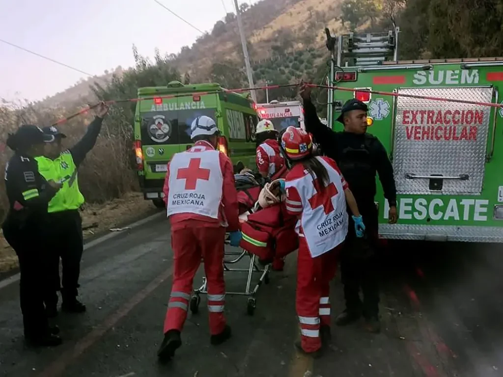 Tragic Road Accident Claims Lives in Mexico, Leaving 14 Dead and 31 ...