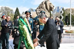 Turkmenistan's National Leader Honors Tajikistan's Historical Figure, Shah Ismoili Somoni