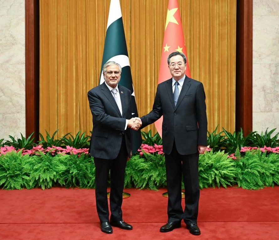 Chinese Vice Premier Holds Meeting with Pakistani Deputy PM