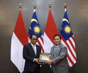 Indonesian and Malaysian Defense Ministers Discuss Strengthening Defense Cooperation