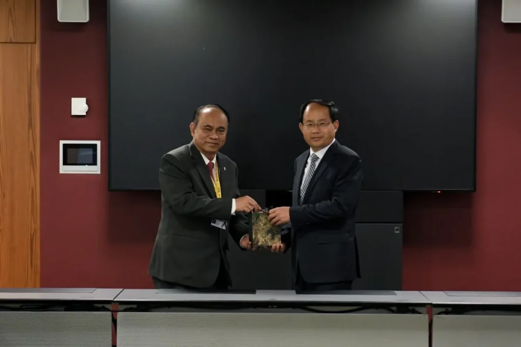 Indonesia Invites China to Collaborate on AI Development Investment