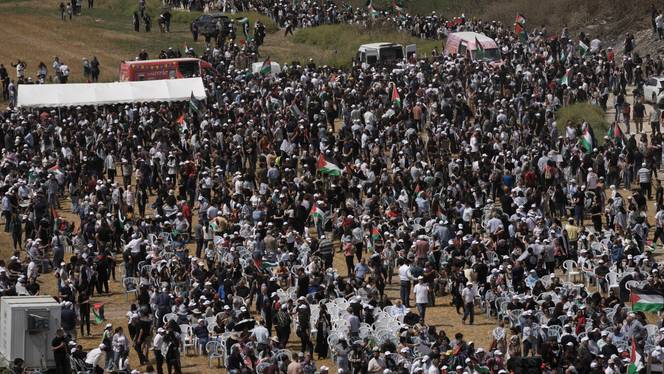 Thousands Flee Southern Gaza City of Rafah Amid Israeli Threats of Ground Offensive