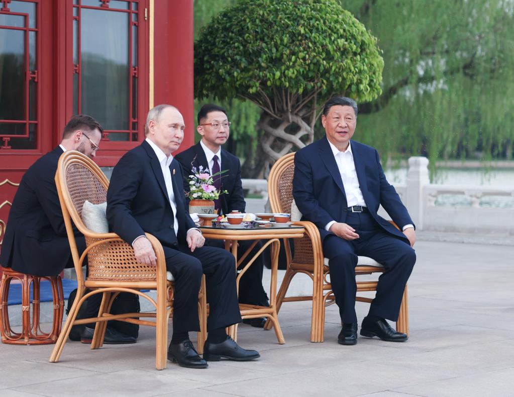 Xi Jinping and Vladimir Putin Hold Strategic Meeting at Zhongnanhai