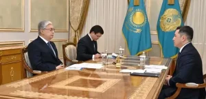 President Tokayev Meets with AIFC Governor to Discuss Economic Achievements