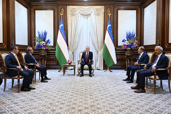President Mirziyoyev Receives Turkish Business Delegation