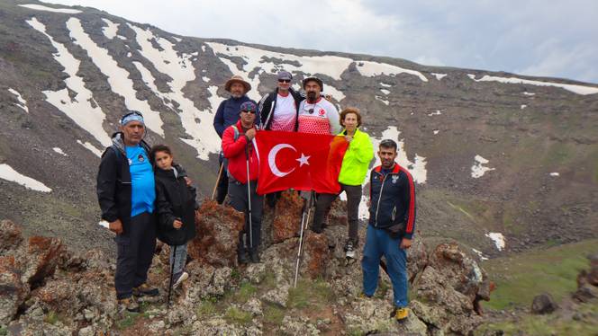 Mount Agri's New Climbing Hotspot: Meteor Craters at 3,500 Metres