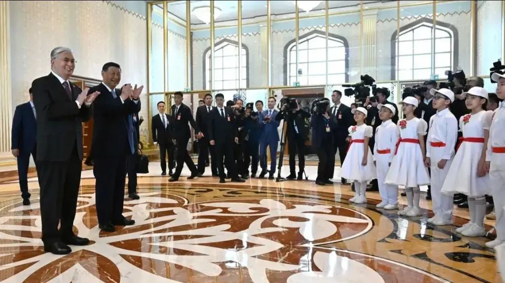 Xi Jinping Invites Kazakhstani Children to Study at Chinese Universities