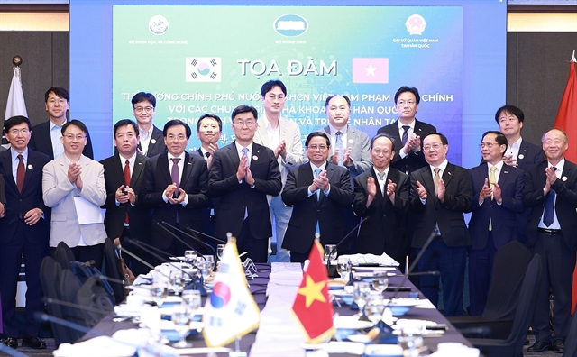 Việt Nam Seeks to Enhance Semiconductor and AI Cooperation with RoK: PM Chính