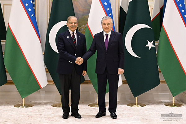 President Mirziyoyev Meets with Pakistani PM Shahbaz Sharif in Astana