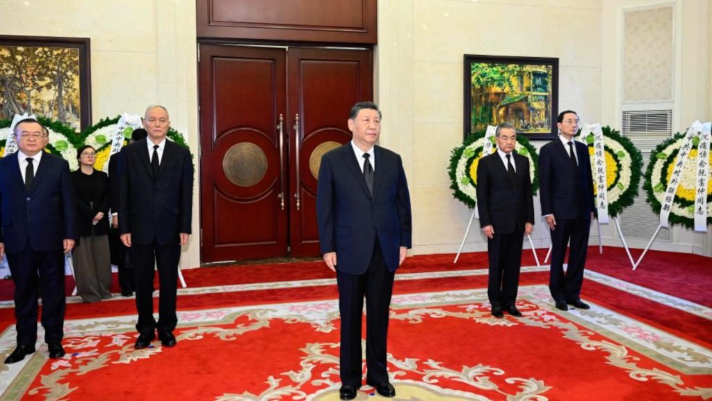 Xi Jinping Mourns Passing of Vietnamese Leader Nguyen Phu Trong