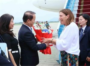 Australian Senate President Arrives in Hanoi, Strengthening Vietnam-Australia Strategic Partnership