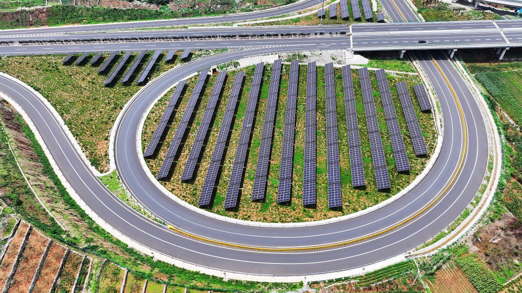 China's Expressways Undergo Green Transformation