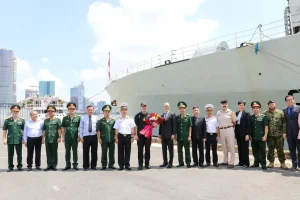 HMCS Montréal Arrives in HCM City, Strengthening Canada-Vietnam Defense Ties