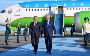 President Tokayev Welcomes Uzbek President Mirziyoyev