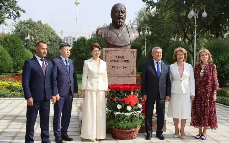 Ceremony Unveils Bust of Kazakh Poet Abai Kunanbayev in Dushanbe