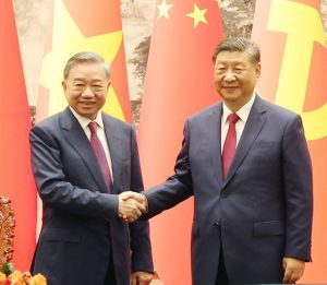 Vietnamese and Chinese Leaders Hold Strategic Talks to Strengthen Bilateral Relations