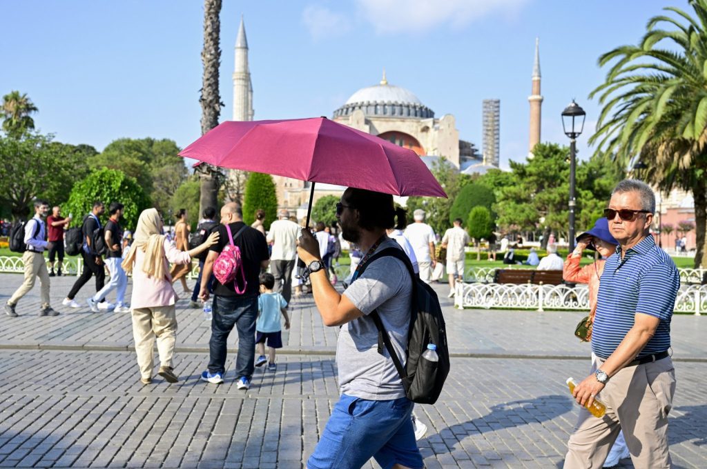 Türkiye Sees 2.6% Rise in Foreign Tourist Arrivals in July