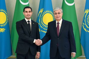 Kazakh and Turkmen Presidents Discuss Strengthening Bilateral Relations