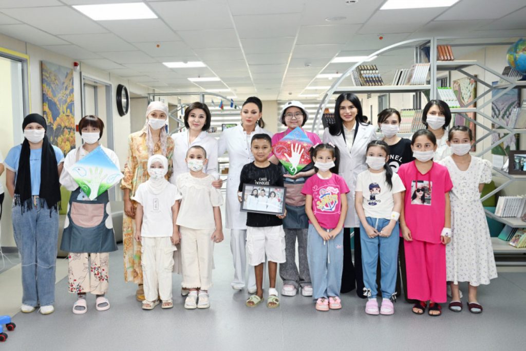 Azerbaijani and Uzbek First Ladies Visit “Mekhrli” School in Tashkent