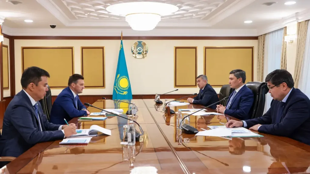 Kazakh PM Meets with EDB Chairman to Discuss Expanding Investment Cooperation