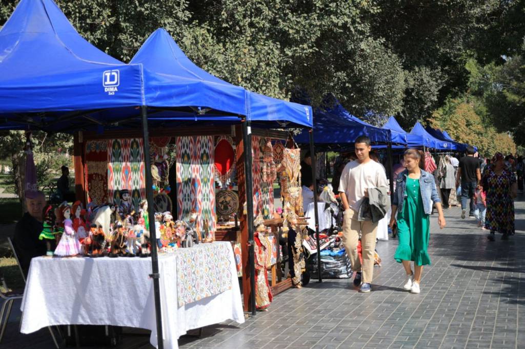 Samarkand Hosts "Silk Road Bazaar" Handicraft Exhibition