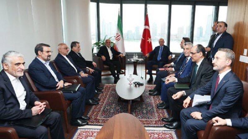 Iranian and Turkish Presidents Discuss Regional Cooperation