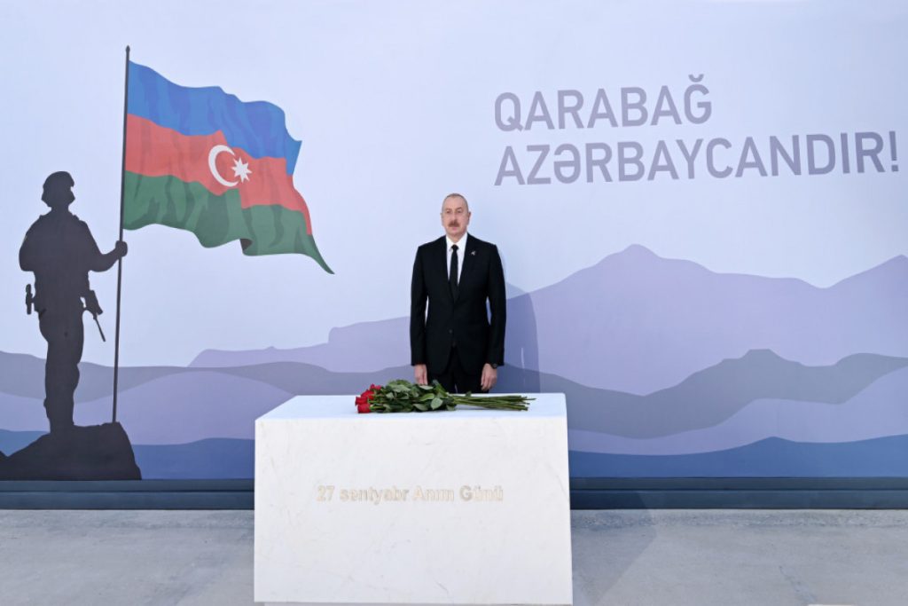 President Ilham Aliyev Commemorates Remembrance Day with Visit to Victory Park