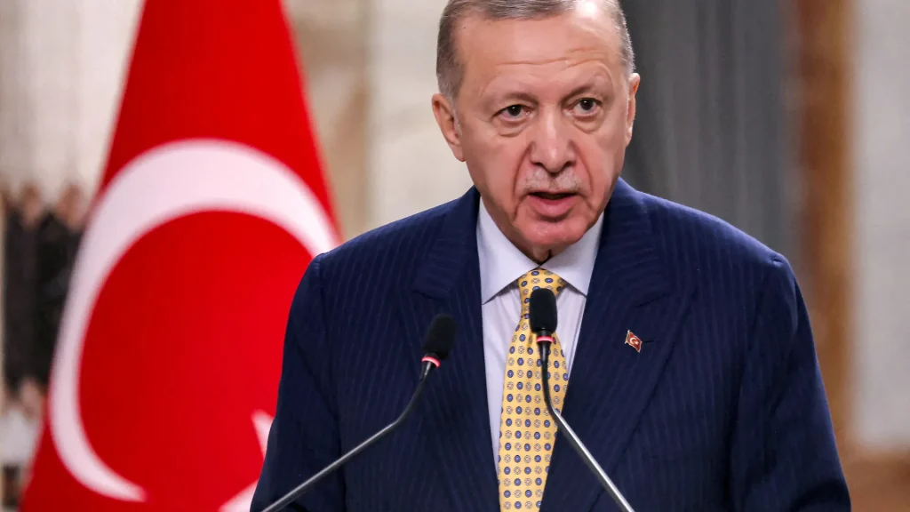 Erdogan Calls for Comprehensive Arms Embargo Against Israel to Address Regional Conflicts