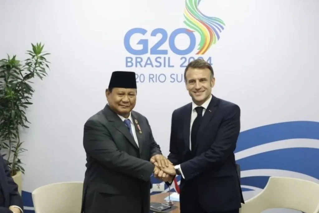President Prabowo Discusses Economic and Defense Cooperation with Macron at G20 Summit