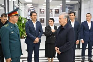 President Mirziyoyev Visits Khushnud Mahalla, Highlights Progress and Community Development