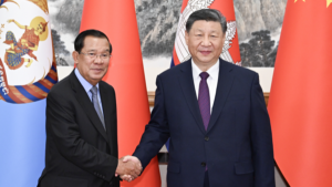 Xi Jinping and Hun Sen Discuss Strengthening China-Cambodia Ties in Beijing