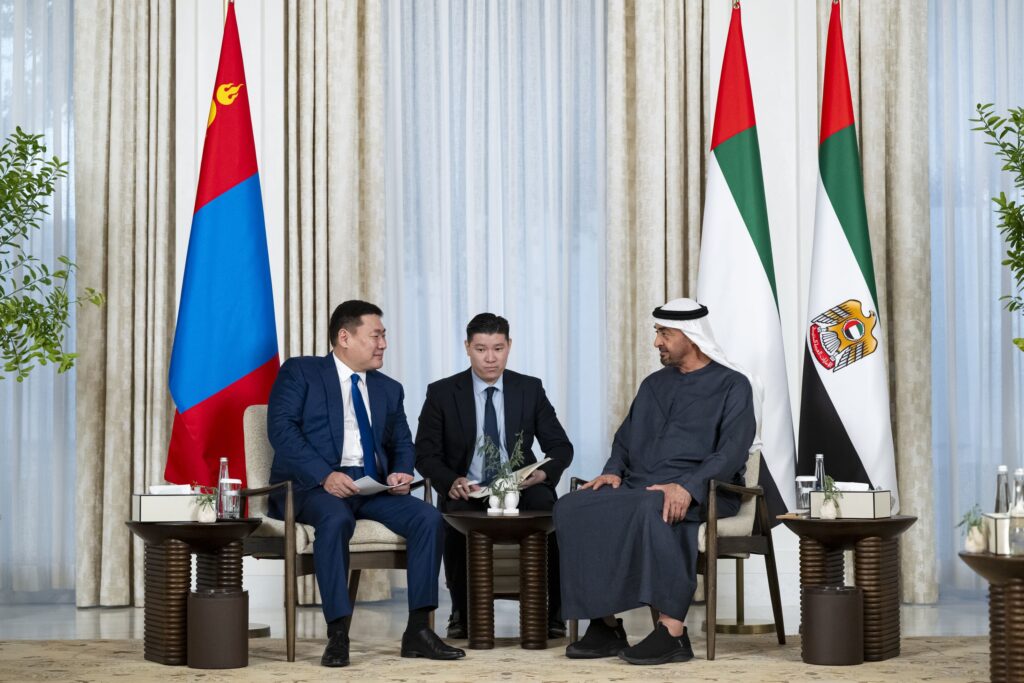 UAE President Holds Talks with Mongolian Prime Minister on Strengthening Bilateral Ties