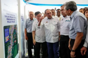 Malaysian PM Anwar Ibrahim Launches Groundbreaking Mutiara Line LRT Project in Penang