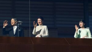 Emperor Naruhito Greets New Year’s Crowd, Reflects on Peace and National Struggles