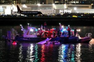 No Survivors Expected After Passenger Jet and Military Helicopter Collision Over Potomac River