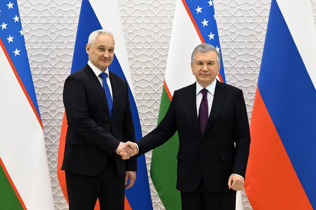 Shavkat Mirziyoyev Receives Russian Defense Minister to Bolster Strategic Partnership