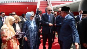 President Erdogan Receives Warm Welcome in Malaysia for Official Visit
