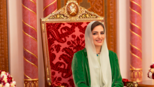 Honourable Lady of Oman Extends Greetings on Teacher’s Day Anniversary