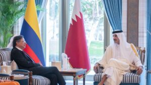 Amir of Qatar Holds Official Talks with Colombian President to Strengthen Bilateral Ties