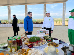 Turkmenistan’s President Explores Azerbaijani Pavilion at Berzengi Sanatorium Event