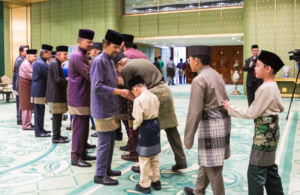 Brunei’s Royal Family Hosts Thousands at Istana Raya Open House for Aidilfitri Celebrations
