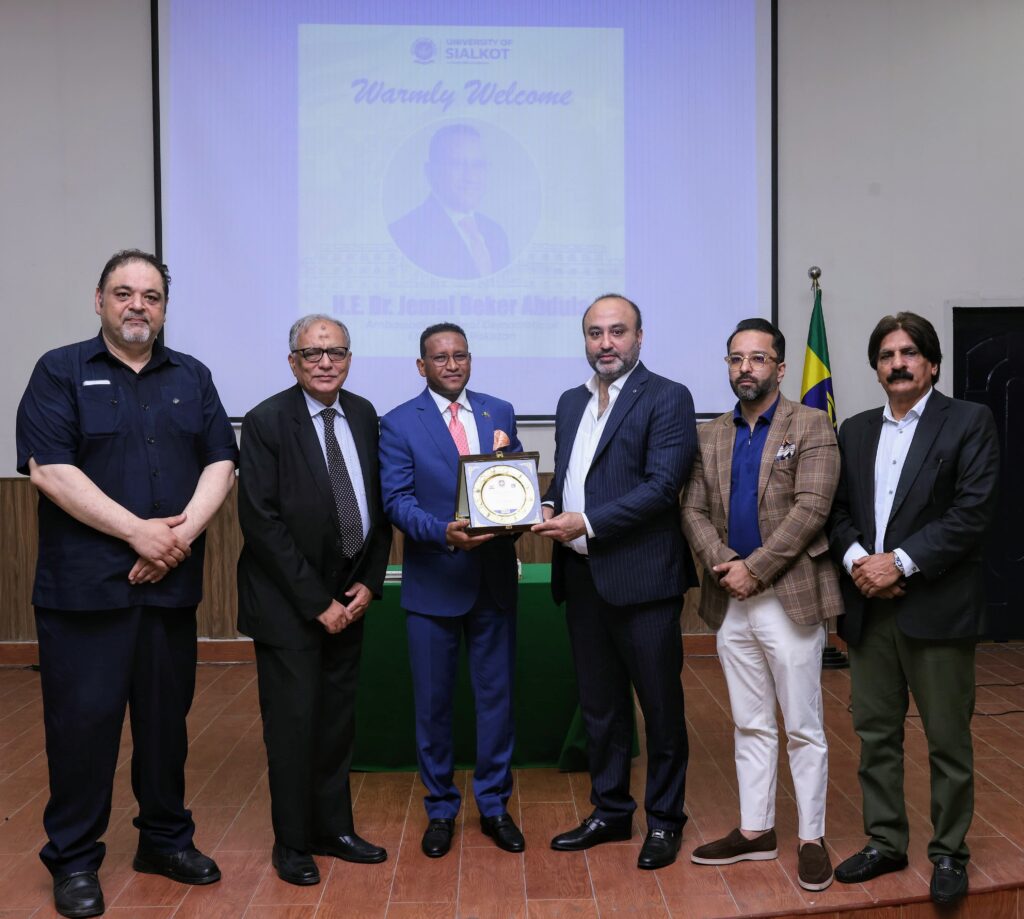 Ambassador Dr. Jemal Beker Abdula Receives Best Ambassador Award in Sialkot, Pakistan