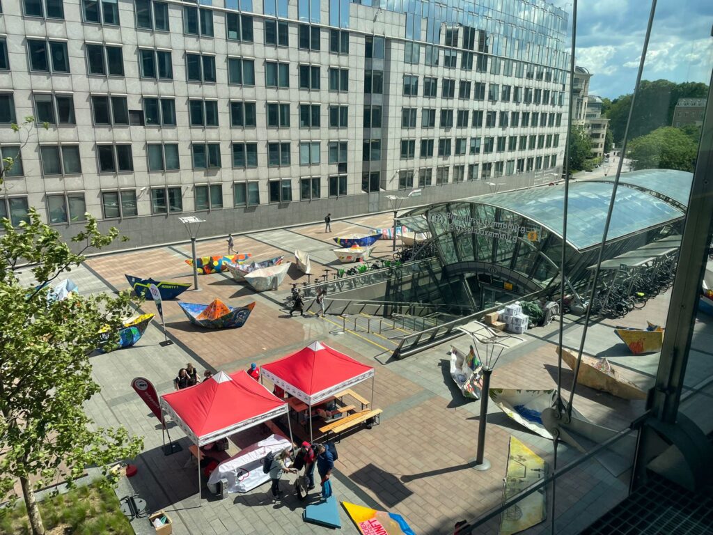 “100 Boats – 100 Million People” Installation Brings Refugee Solidarity to European Parliament