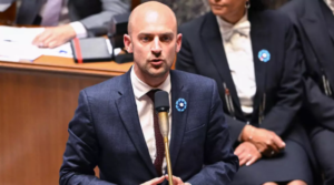 France to Expel Algerian Diplomats as Diplomatic Crisis Deepens