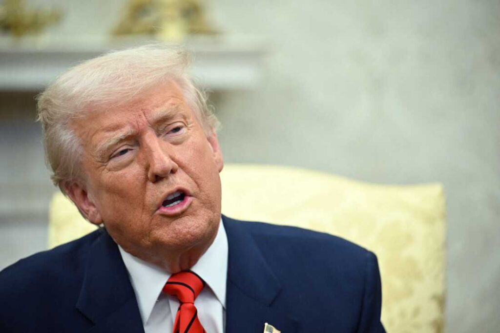 Trump Urges India and Pakistan to Cease Hostilities, Offers Mediation Support