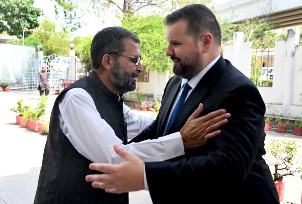 Romanian Ambassador Meets APP Managing Director to Enhance Bilateral Media Cooperation