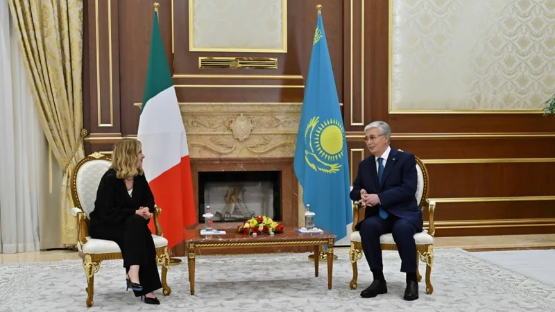 President Tokayev and PM Meloni Hold Brief Meeting at Astana Airport