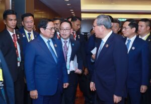 PM Chính Meets Chinese Premier Li Qiang in Kuala Lumpur, Reaffirming Strategic Cooperation