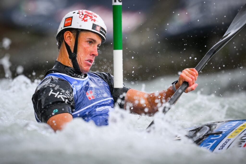 Czechia’s Jakub Krejčí Clinches Kayak Cross Gold at Canoe Slalom World Cup in France