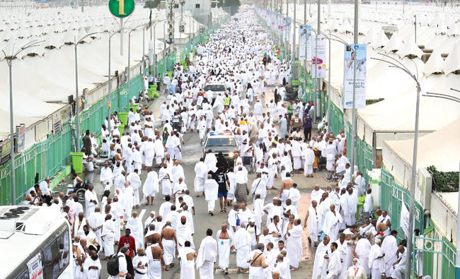 Pilgrims Begin Hajj Journey with Ascent to Mina for Day of Tarwiyah